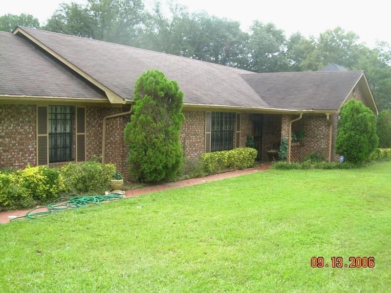 910 Branch Rd, Albany, GA 31705 - photo 1