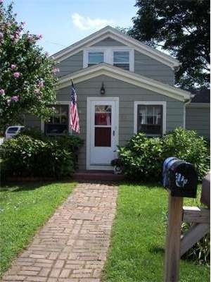 33 Ocean Ave, Fairhaven, MA 02719 - photo 1