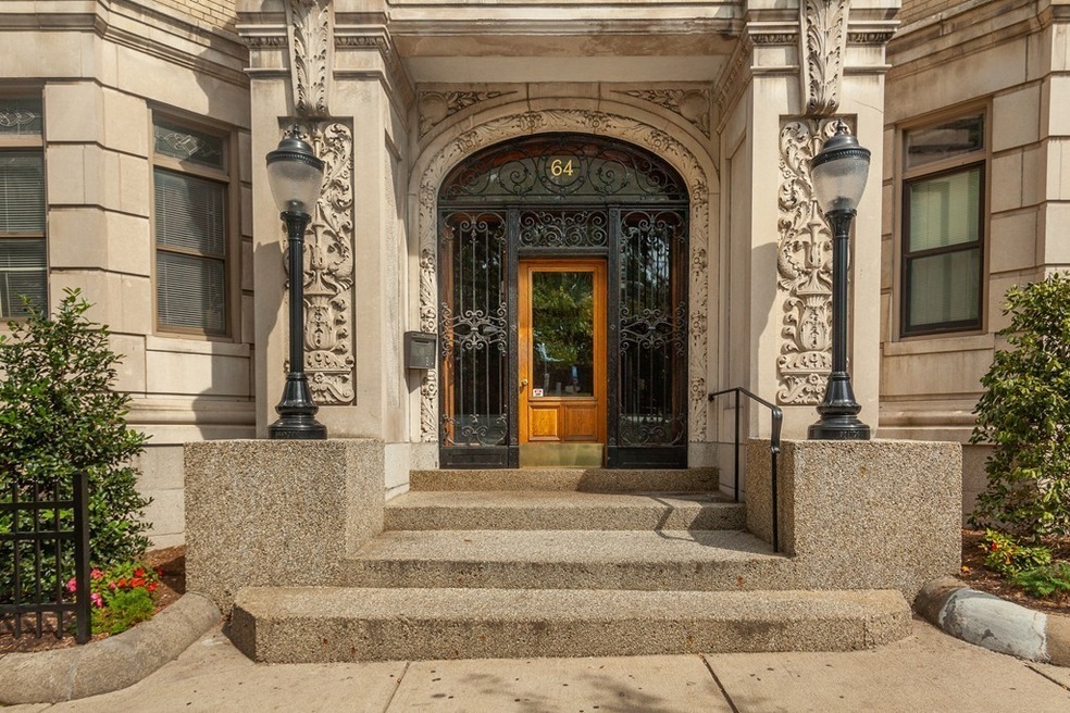 64 Charlesgate E unit 81, Boston, MA 02215 - photo 1