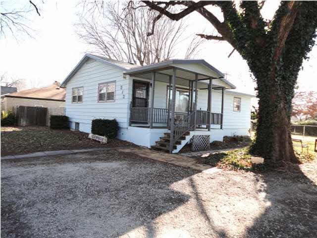 Darling Bungalow in Mulvane Ks.