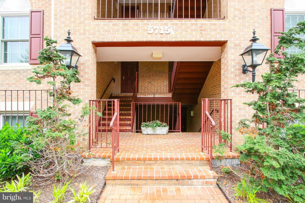 5715 Brewer House Cir unit 102, Rockville, MD 20852 - photo 1