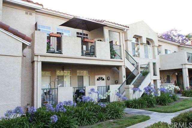 Front of 15 Whippoorwill - Upper Unit
