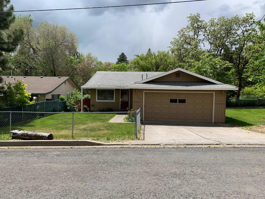 1936 Sargent Ave, Klamath Falls, OR 97601 - photo 1