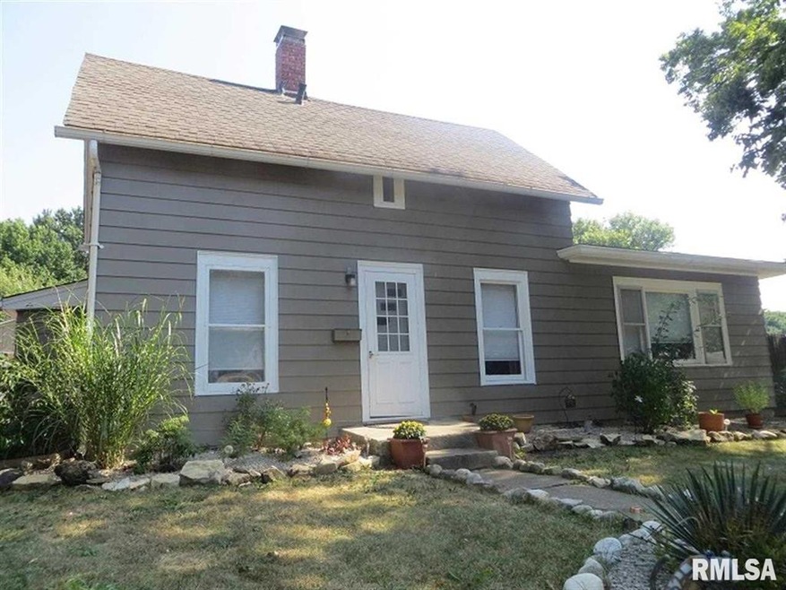 604 N Hamilton St, Lincoln, IL 62656 - photo 1