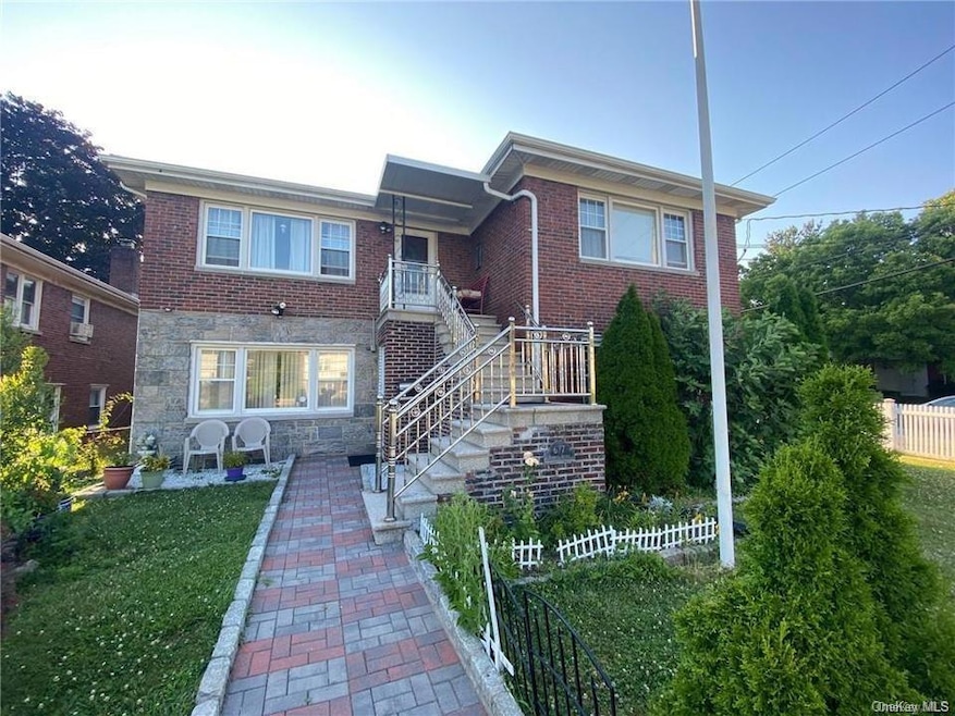 677 Kimball Ave unit 2, Yonkers, NY 10704 - photo 1