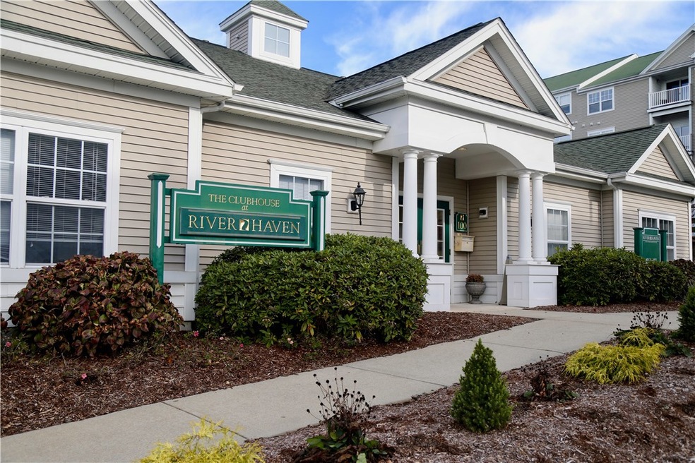 82 Mill St unit 202, Woonsocket, RI 02895 - photo 1