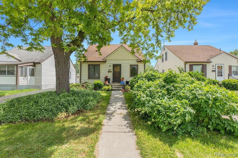 25860 Fern St, Roseville, MI 48066 - photo 1