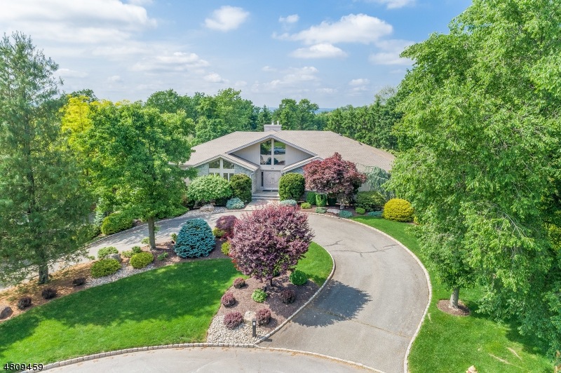 29 Chelsea Dr, Livingston, NJ 07039 - photo 1