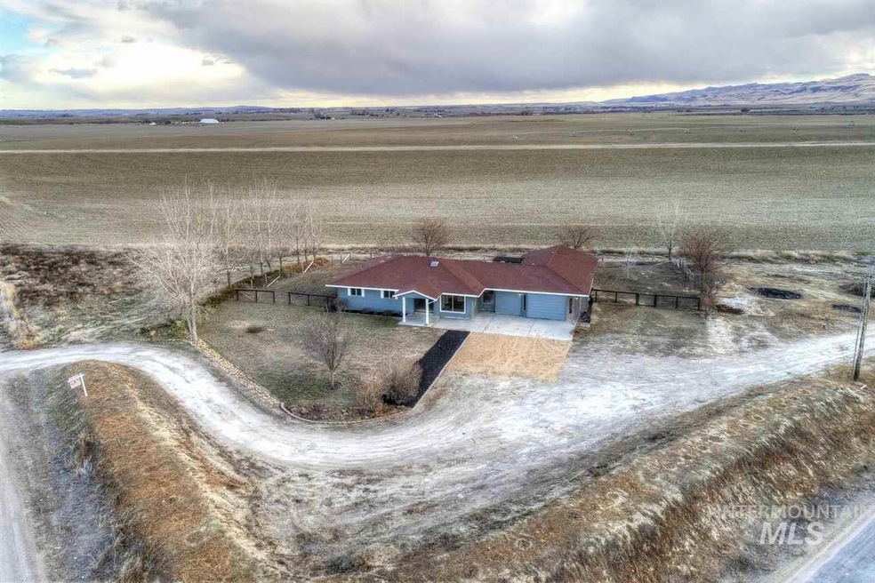 2921 Thompson Rd, Homedale, ID 83628 - photo 1