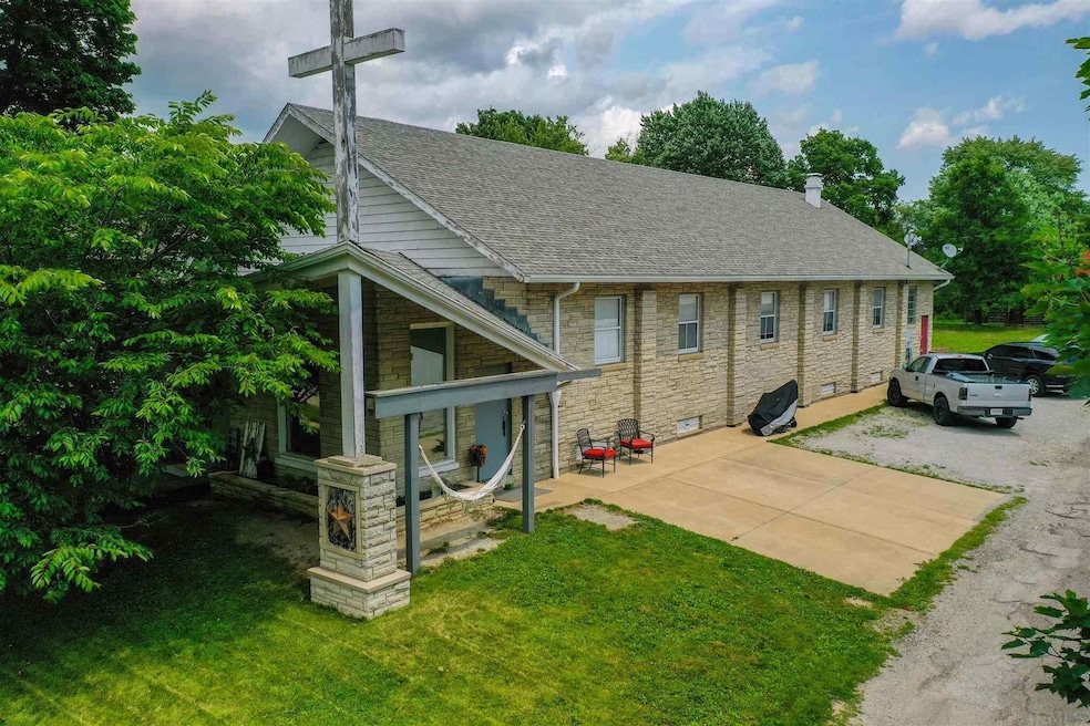 435 N Allen St, Wabash, IN 46992 - photo 1