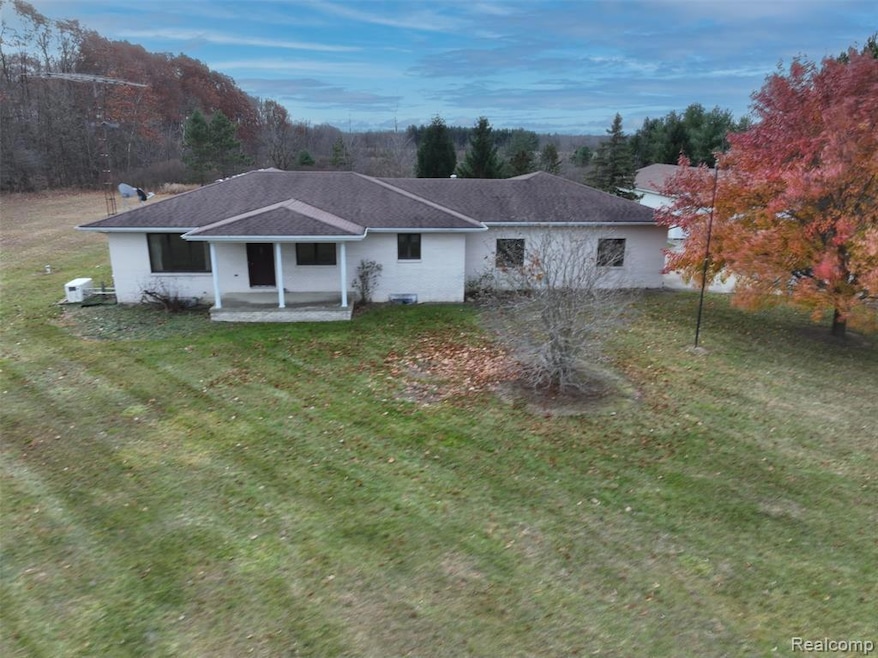 3854 Castle Rd, North Branch, MI 48461 - photo 1