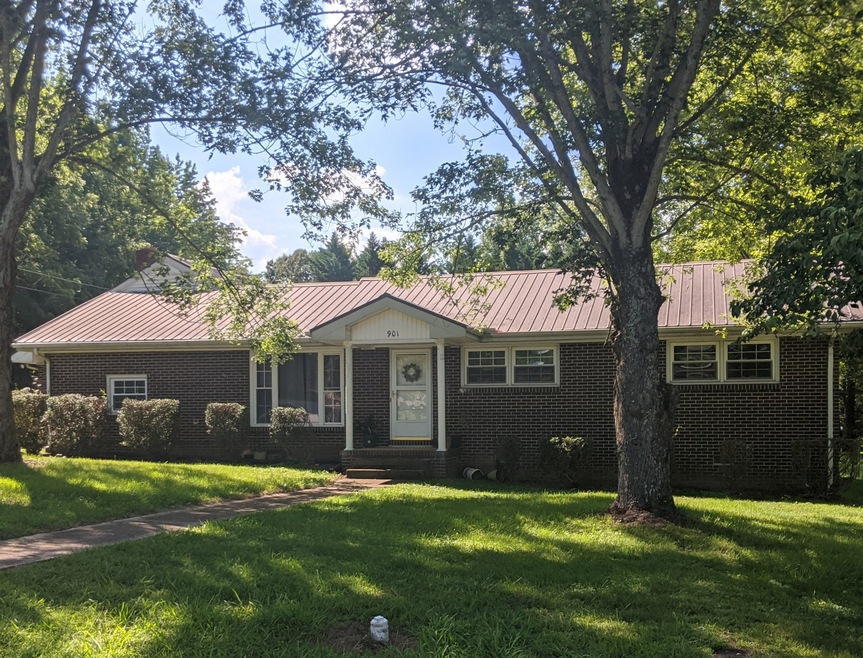 901 Sycamore Dr unit 901, Manchester, TN 37355 - photo 1