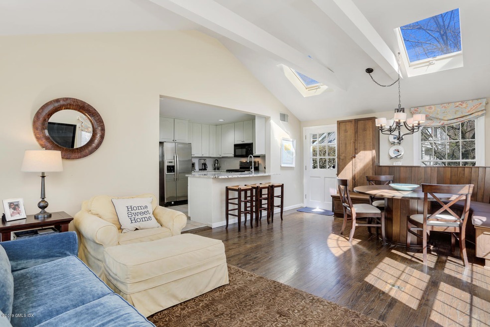 13 Dialstone Ln