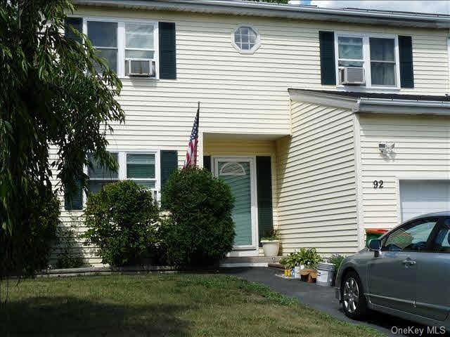92 Fieldstone Blvd, Wappingers Falls, NY 12590 - photo 1