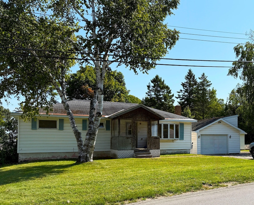 285 Chambers St, Saint Ignace, MI 49781 - photo 1