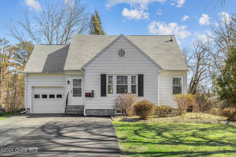 9 Brockley Dr, Delmar, NY 12054 - photo 1