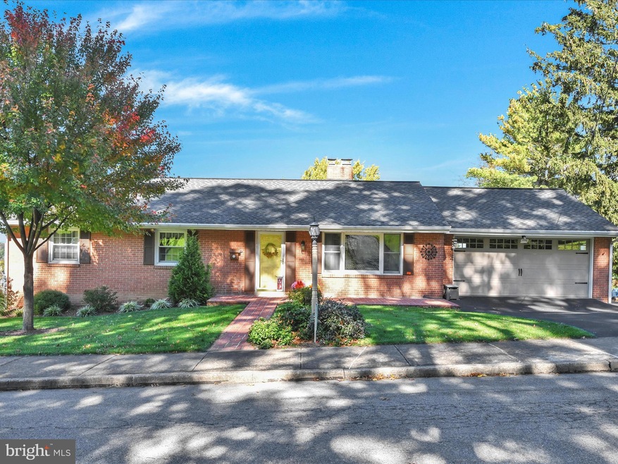 224 N Maple St, Ephrata, PA 17522 - photo 1