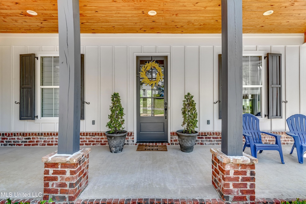 150 Pine Ridge Cir-1
