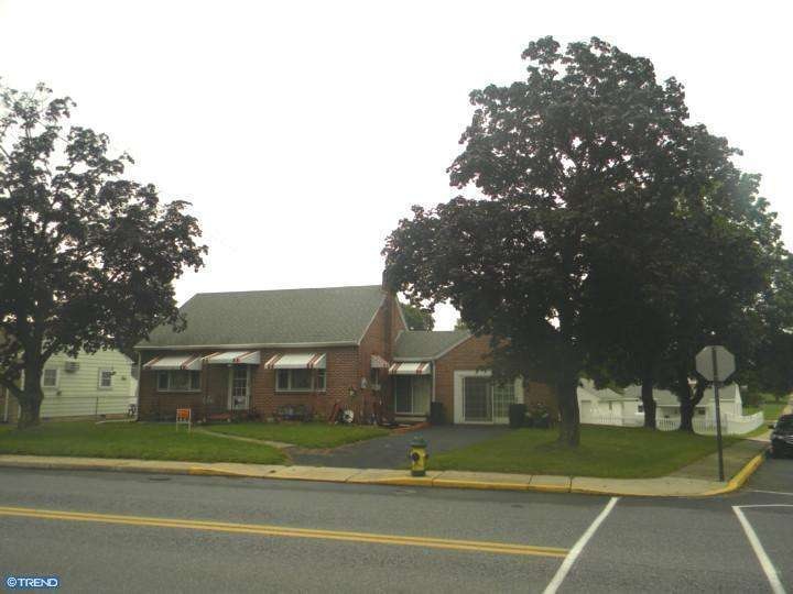 233 E Noble Ave, Shoemakersville, PA 19555 - photo 1