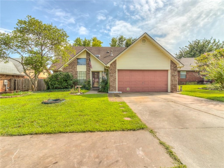 2128 NE 8th St, Moore, OK 73160 - photo 1