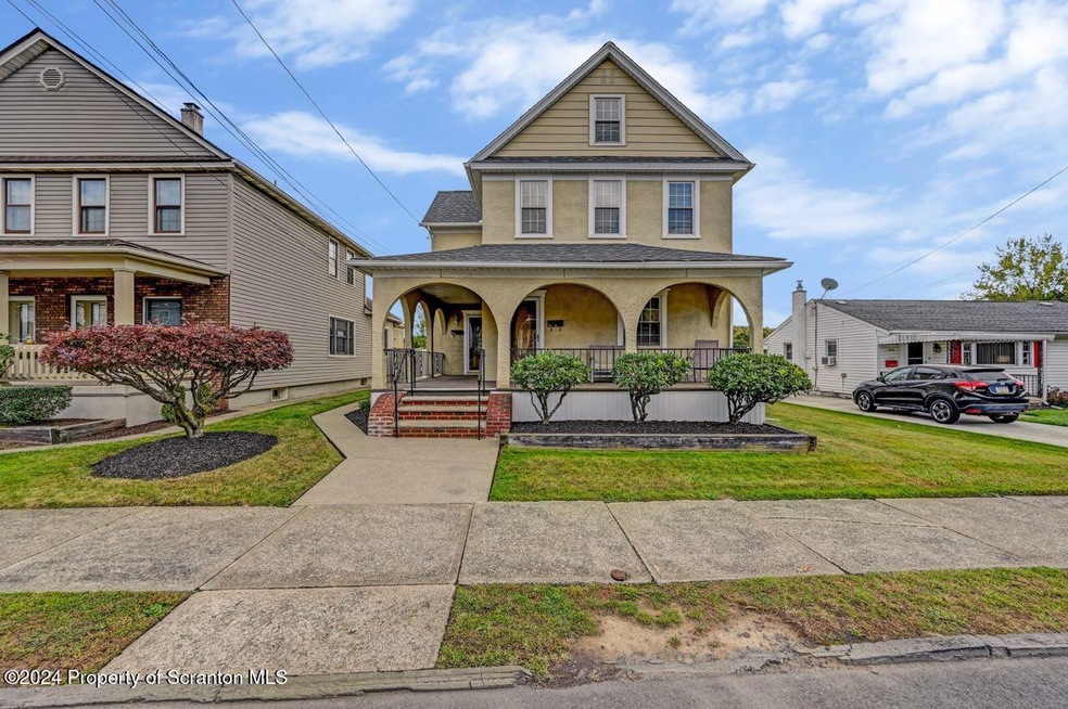 942 Lincoln St unit 2nd Floor, Scranton, PA 18519 - photo 1