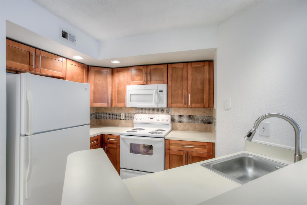 663 Vista Isles Dr unit 1714, Plantation, FL 33325 - photo 1