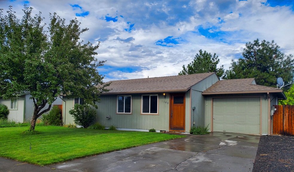 1548 SW 34th St, Redmond, OR 97756 - photo 1