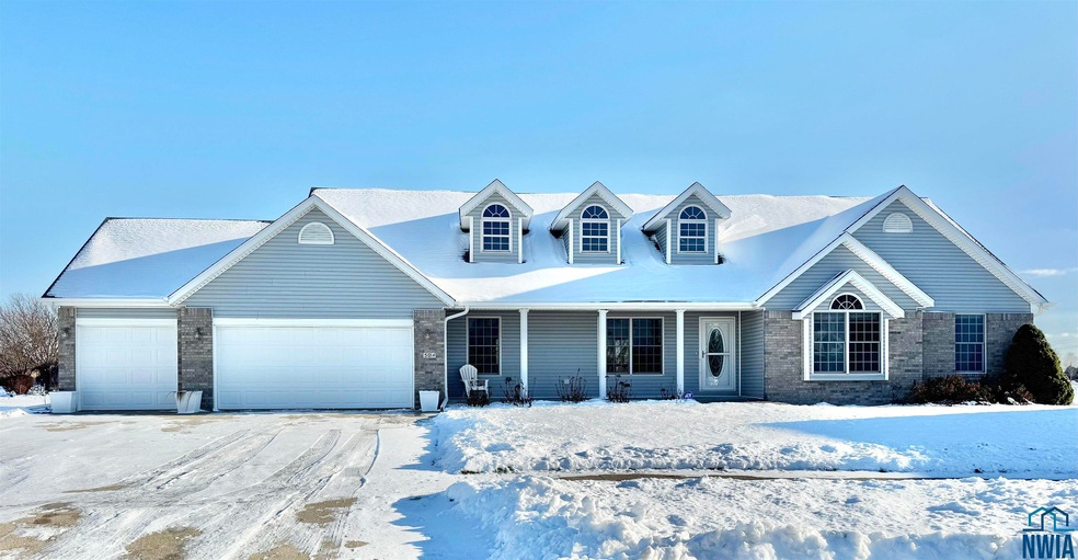 504 Colfax Ct, Sergeant Bluff, IA 51054 - photo 1