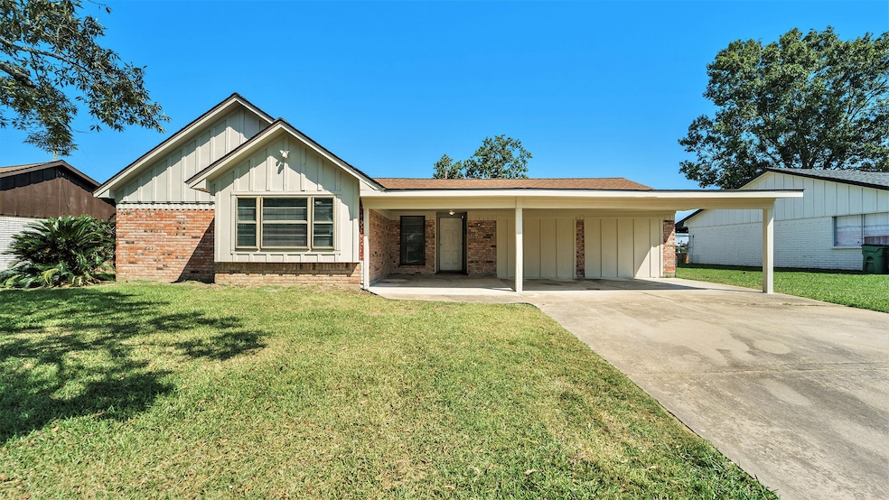 3008 Columbia St, Baytown, TX 77521 - photo 1