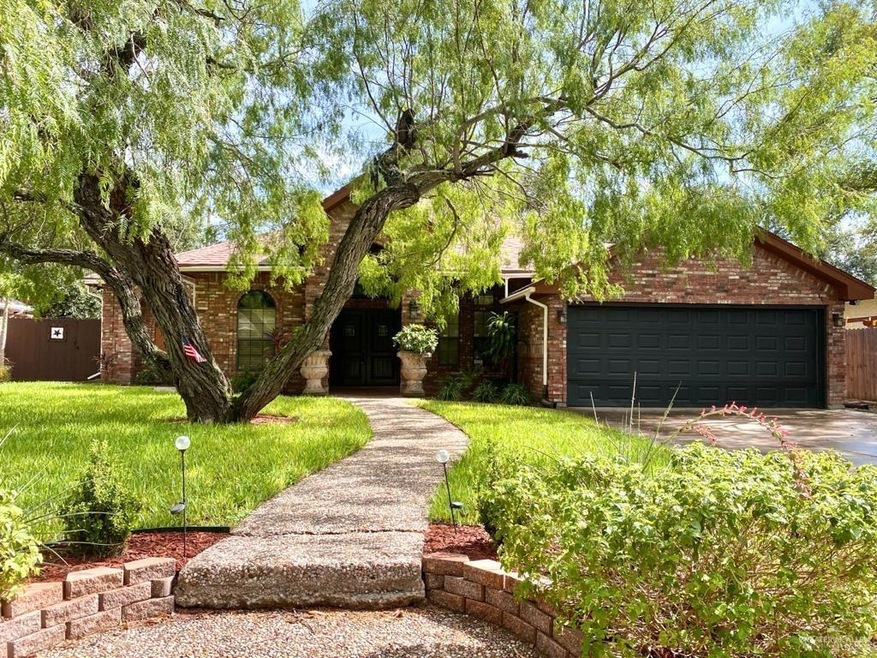 513 W 11th St, Weslaco, TX 78596 - photo 1