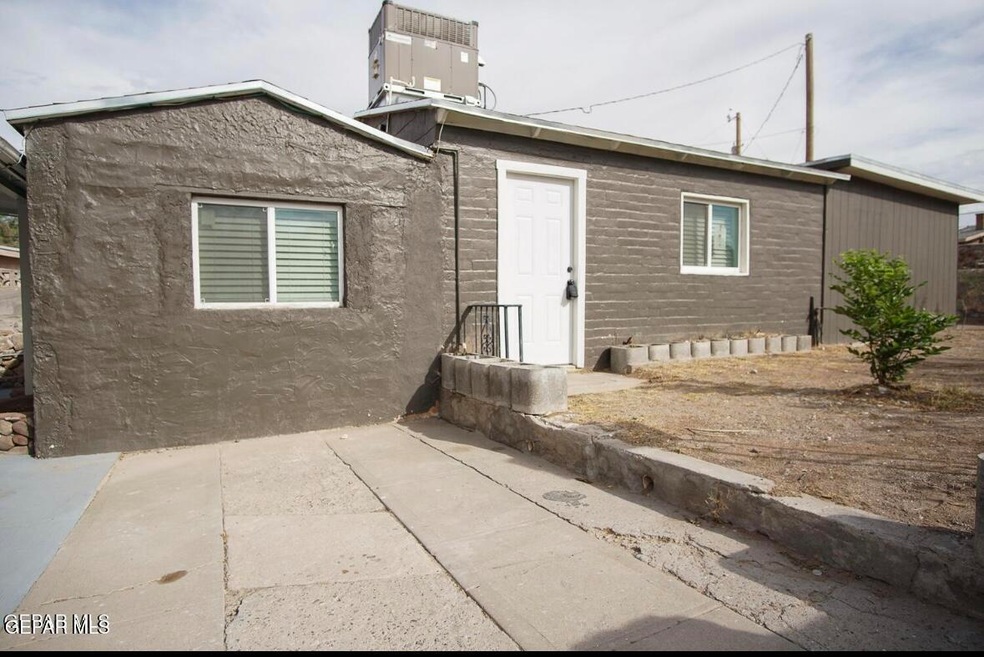 3800 Altura Ave unit Rear, El Paso, TX 79903 - photo 1
