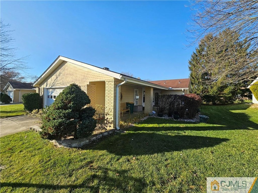 257A Doremus Dr unit 257C, Monroe Township, NJ 08831 - photo 1