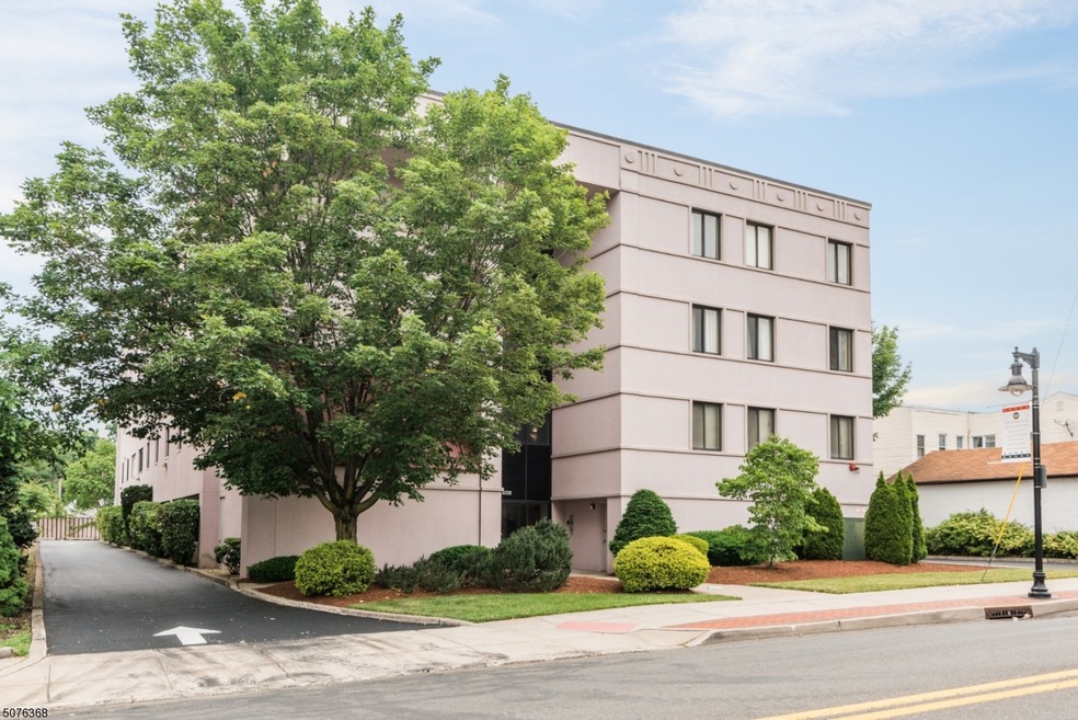 200 Paterson Ave unit 3C, East Rutherford, NJ 07073 - photo 1