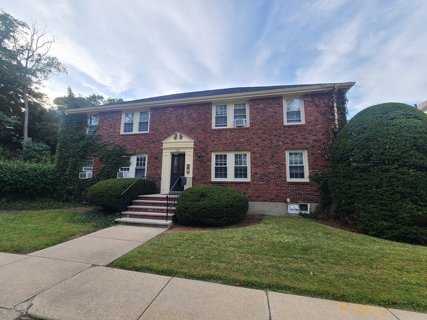 165 Everett St unit 2, Quincy, MA 02170 - photo 1