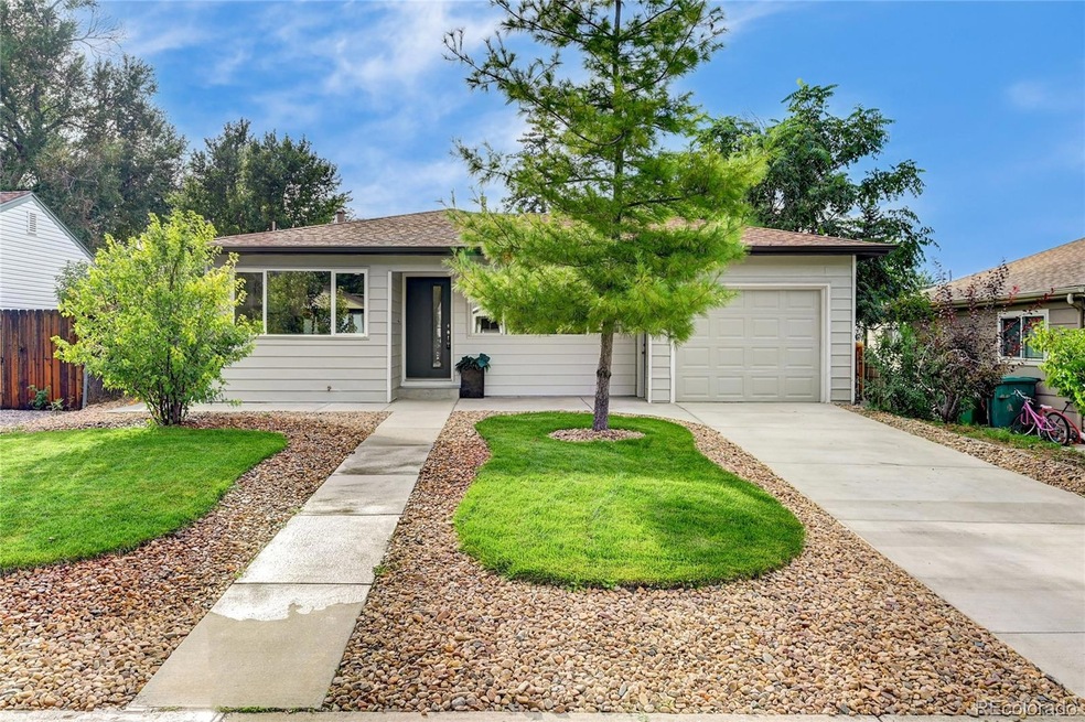 2257 Geneva St, Aurora, CO 80010 - photo 1