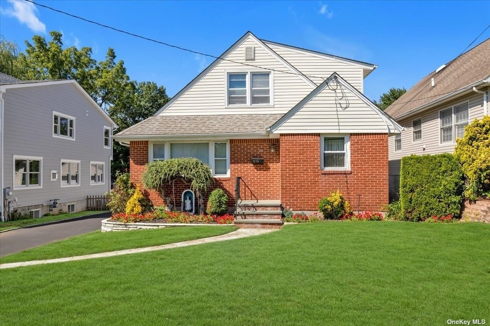 35 Neulist Ave, Port Washington, NY 11050 - photo 1