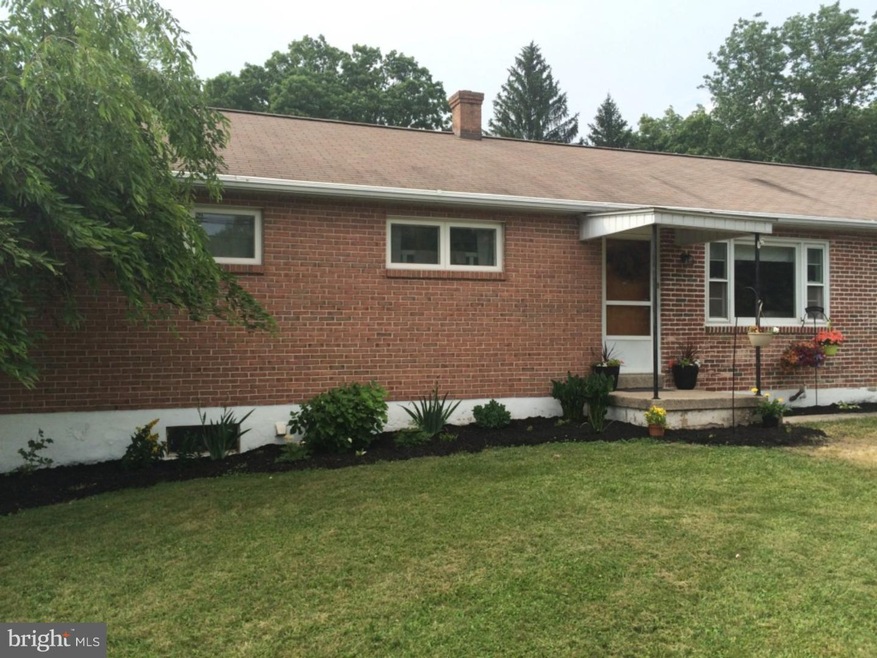 2303 E Buck Rd, Pennsburg, PA 18073 - photo 1