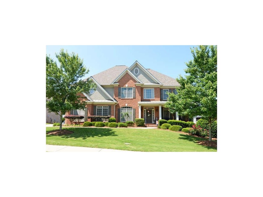 Welcome home to this low maintenance 3 sided brick