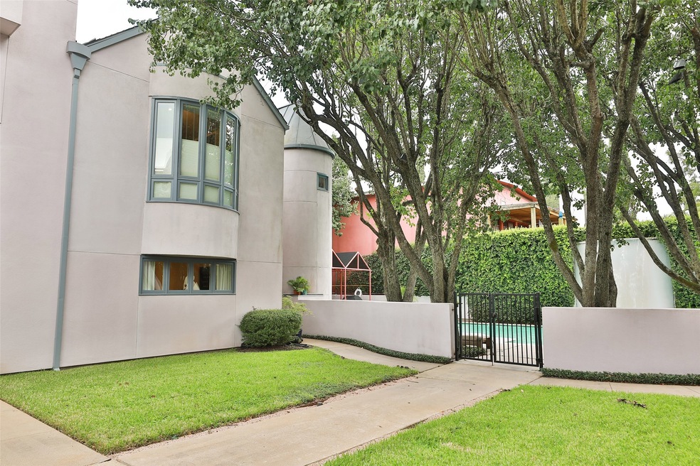 1367 Arlington St unit 1367, Houston, TX 77008 - photo 1