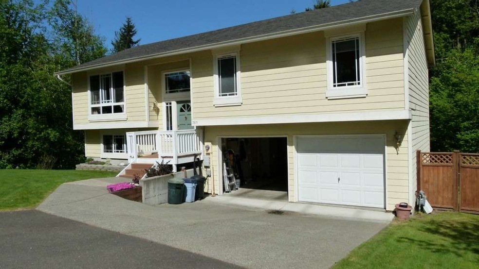 7815 E Glen Dr, Everett, WA 98203 - photo 1