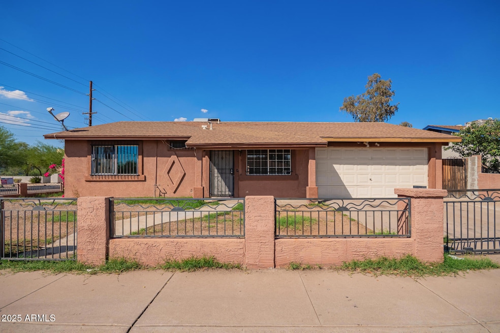 7062 W Garfield St unit III, Phoenix, AZ 85043 - photo 1