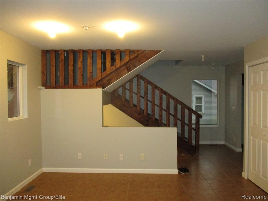 4262 Pleasant Ct, West Bloomfield, MI 48323 - photo 1