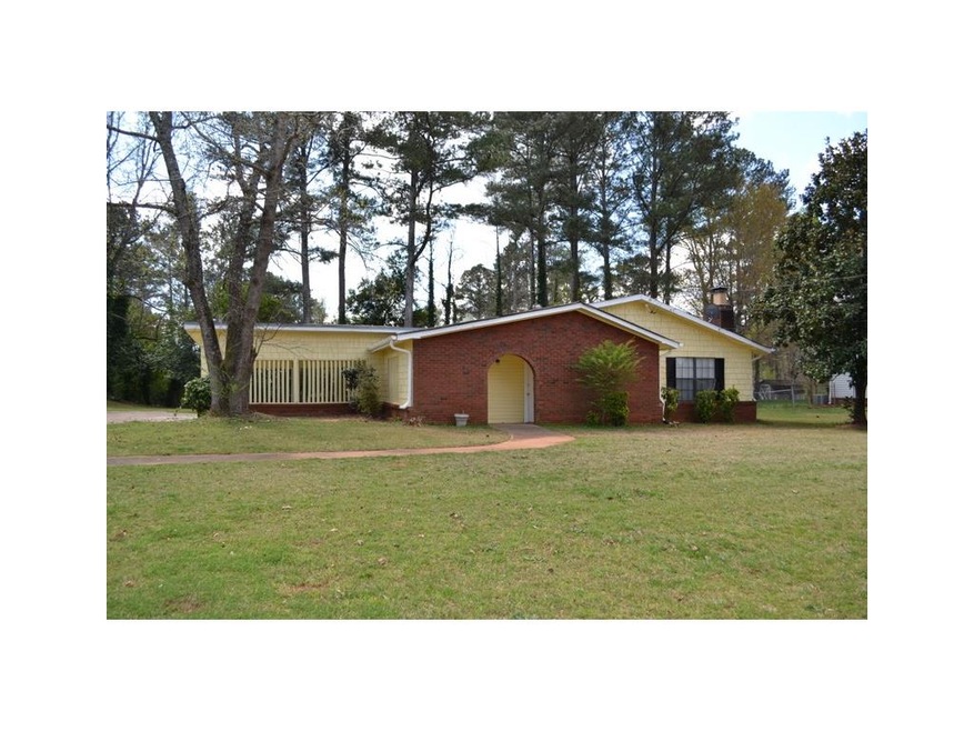 CHARMING RANCH HOME ON ALMOST A 1/2 ACRE LOT!