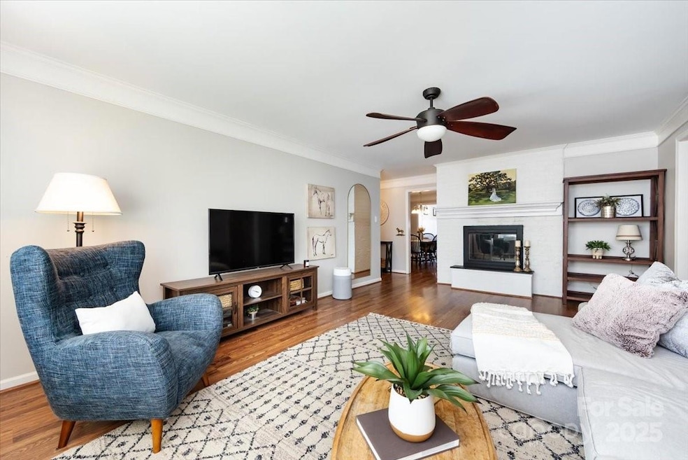 1708 Roxborough Rd unit H, Charlotte, NC 28211 - photo 1