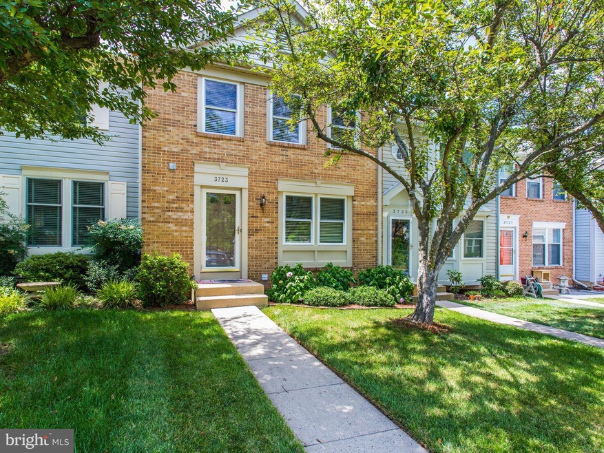3723 Mazewood Ln, Fairfax, VA 22033 - photo 1