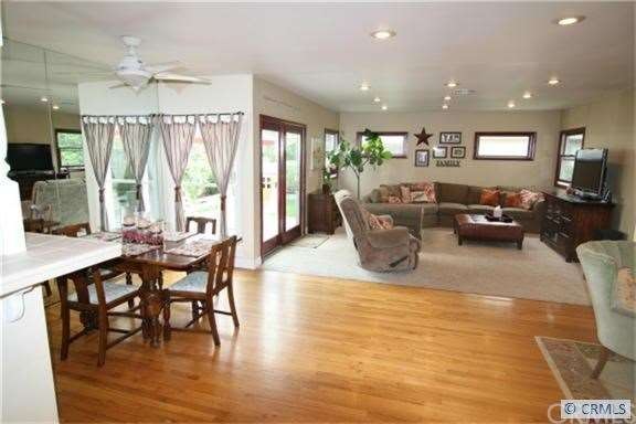 Spacious Open Floorplan and Hardwood Flooring!