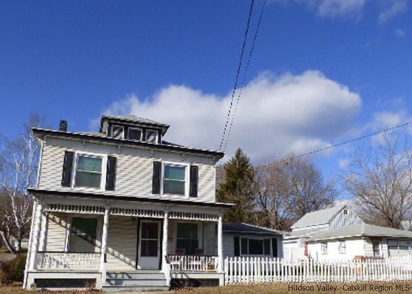 76 N Washington St, Athens, NY 12015 - photo 1
