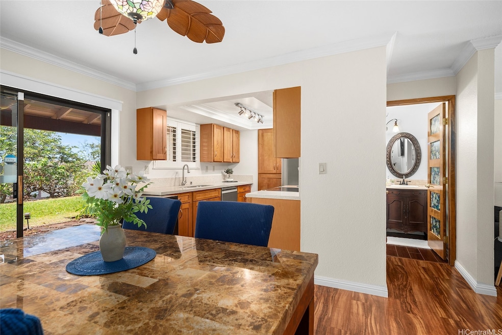 98-1739 Kaahumanu St unit 35C, Aiea, HI 96701 - photo 1