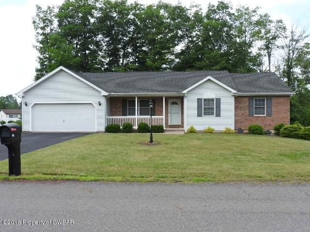 92 Fieldstone Way, Mountain Top, PA 18707 - photo 1