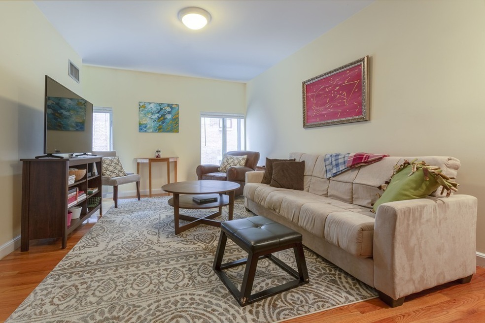 19 Wiget St unit 204, Boston, MA 02113 - photo 1